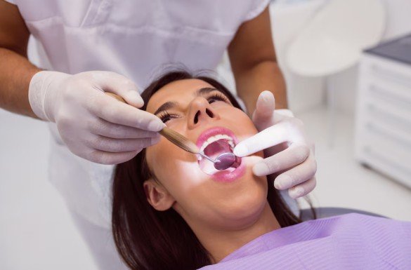 How This Approach Cleans Below the Gumline