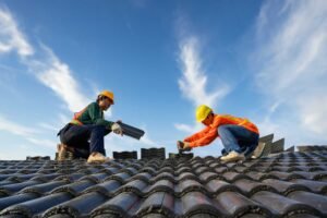 What Homeowners Should Expect When Hiring a Roofing Contractor in Winfield