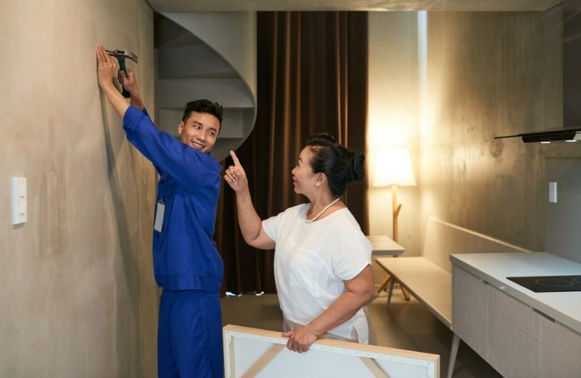 Why Homeowners in Coon Rapids Should Leave Drywall Repairs to Handyman Services